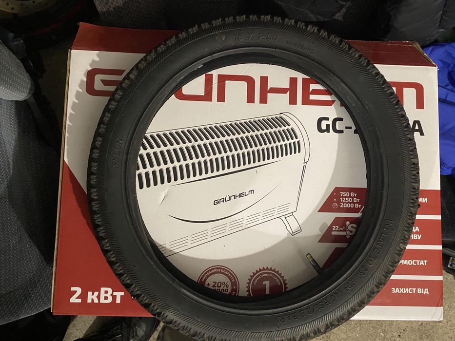 Велопокришка з камерою 18х2.5 на електровелосипед