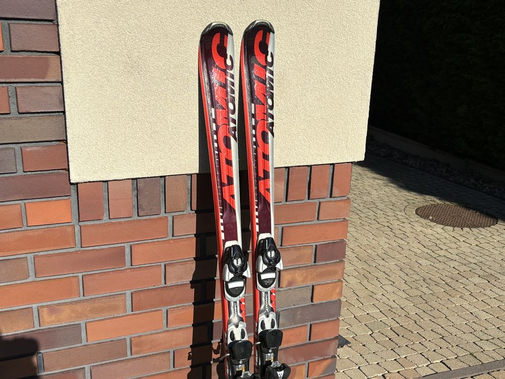 Narty Atomic T30 Series 148 cm promień 14 m z wiązaniami Atomic
