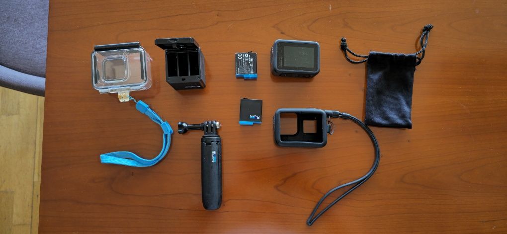 Gopro hero 8 black 2 baterias, caixa de carregamento e etc