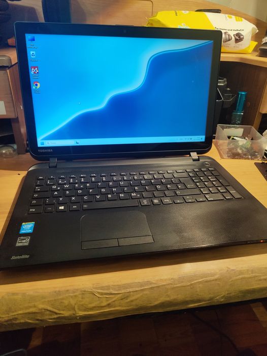 Ноутбук Toshiba C50t-b, touch. N3540, 4gb, ssd.