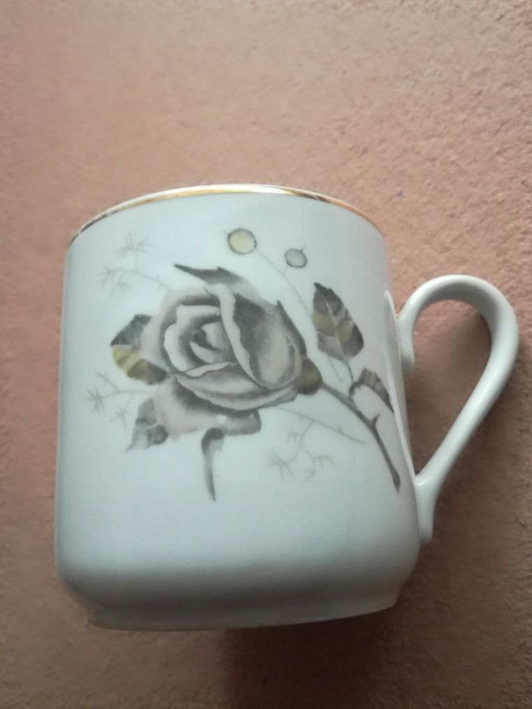 Kubek Wałbrzych porcelana porcelanowy czarna róża