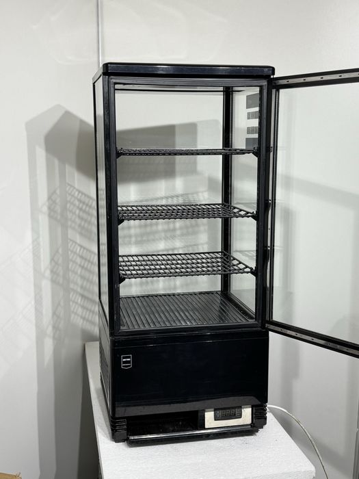 Настільна холодильна вітрина Metro