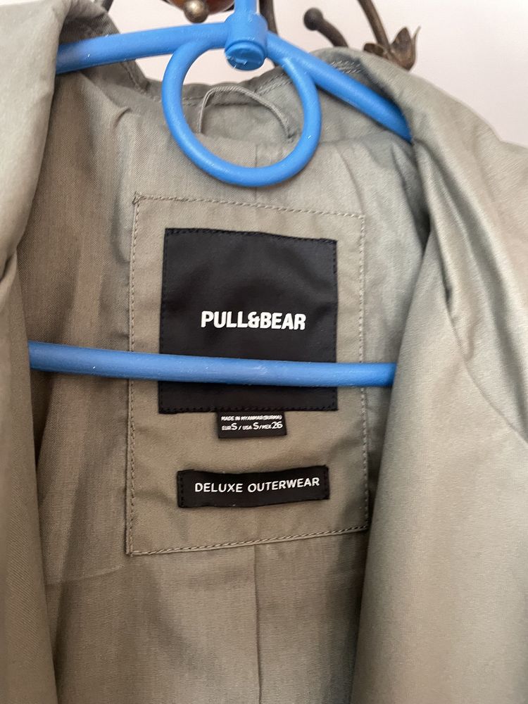 тренч хакі pull&bear