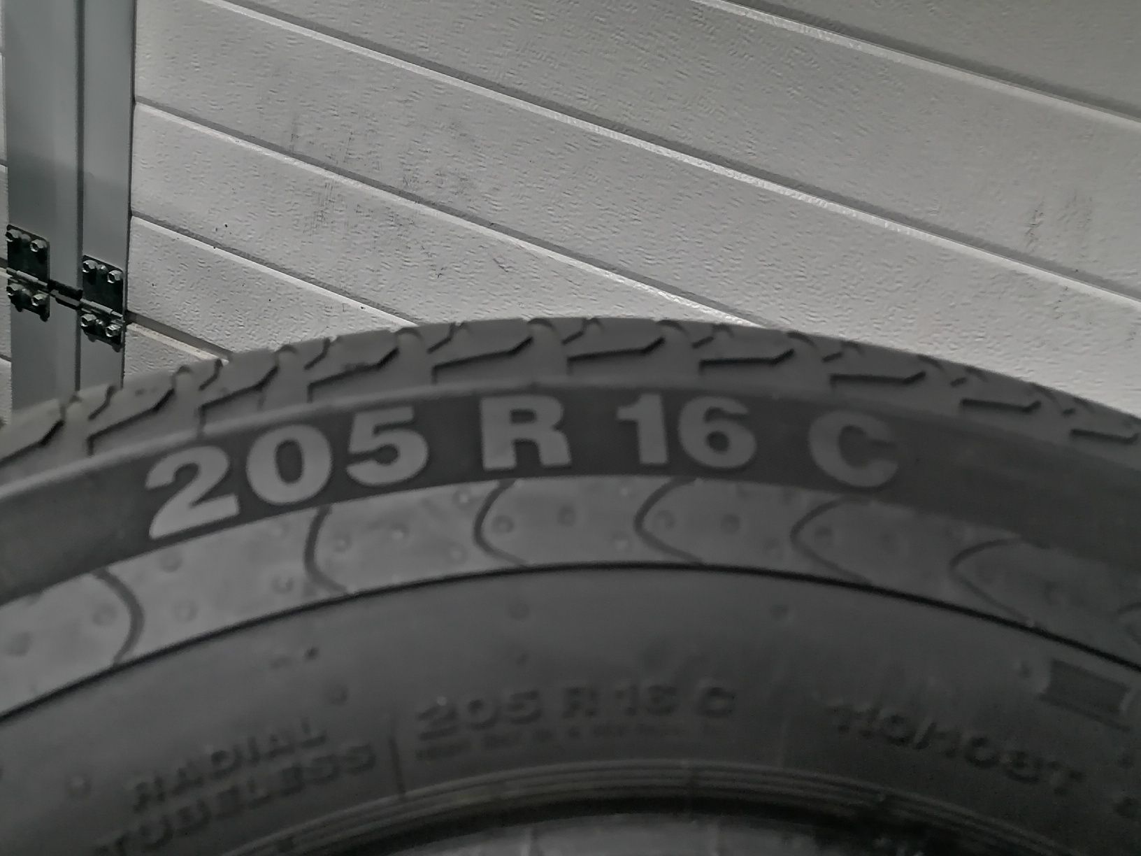 Літні Шини БВ 205/85 R16C CONTINENTAL Vanco 2 Склад
