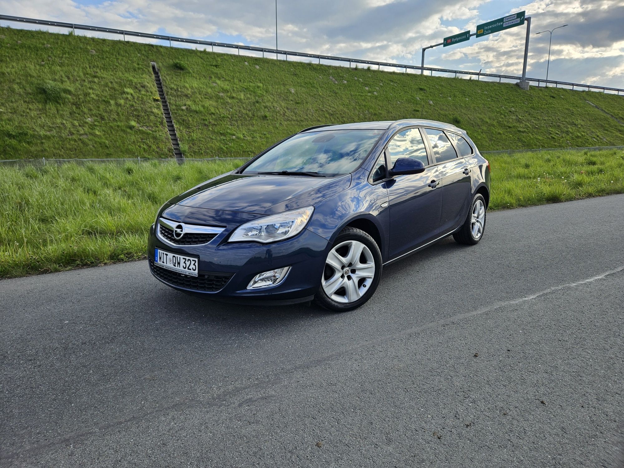 Opel Astra J 1.4 Benzyna 6-Biegów Bogata Wersja Super Stan