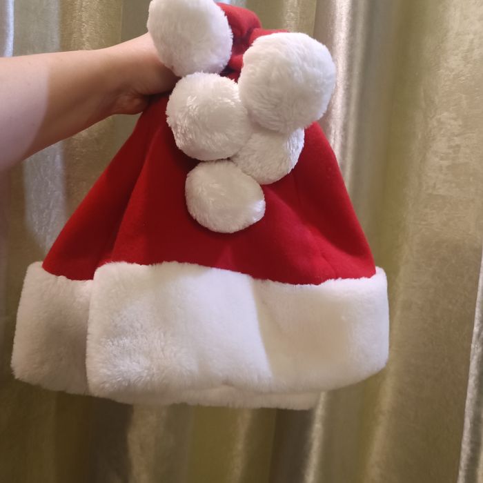 Новогодние  шапки Деда Мороза