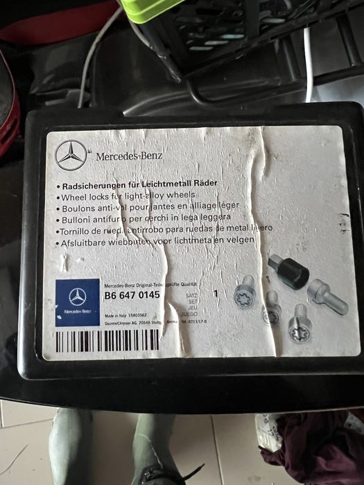 Болты секретки оригинал Mercedes B6 647 0145