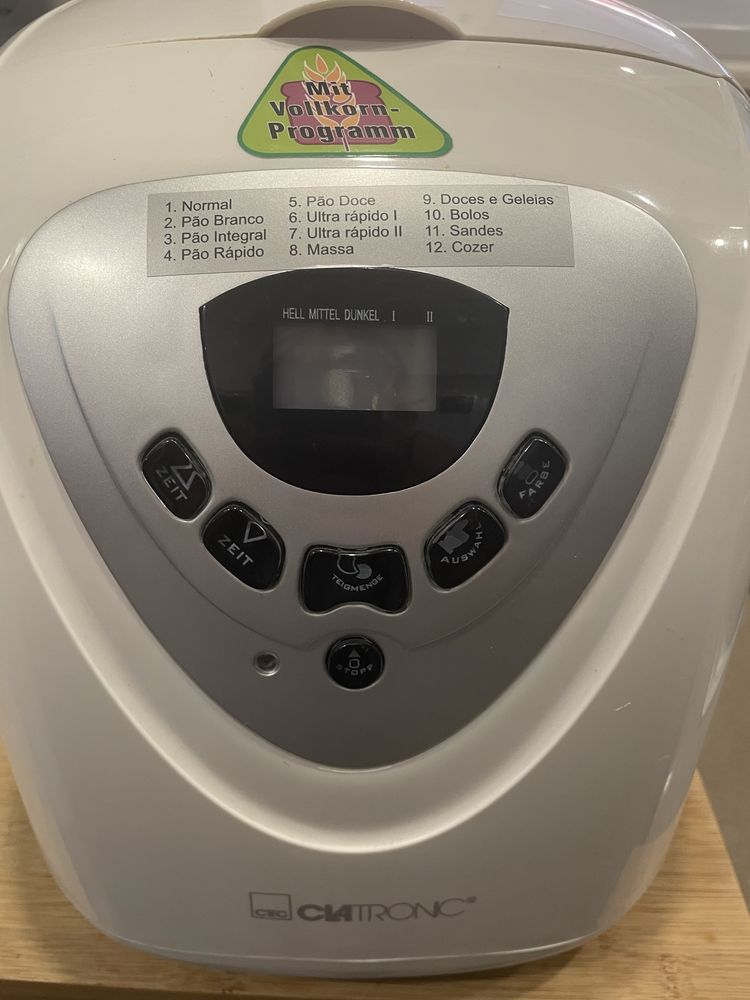 Panificadora - Máquina de Pão CLATRONIC BBA 3505 em bom estado