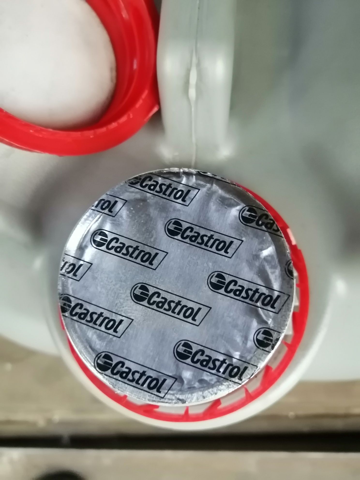Моторна олива   Castrol Vecton 15W40 каністра 20л