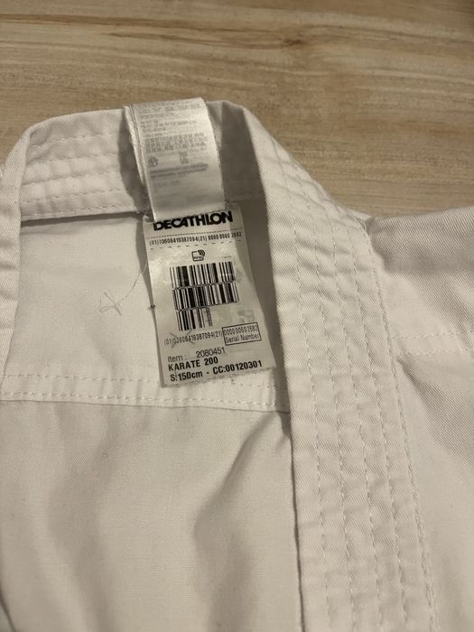 Kimono dla karate rozmiar 150 Decathlon
