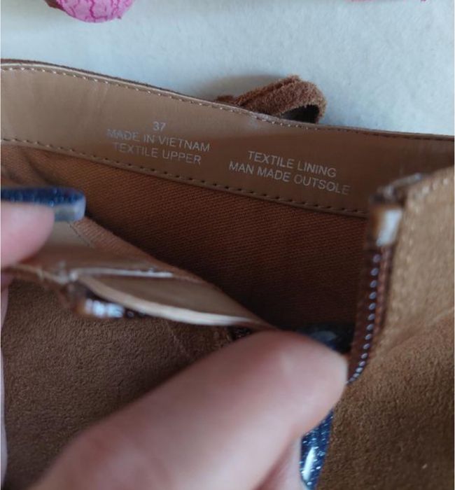 Жіночі черевики-козаки