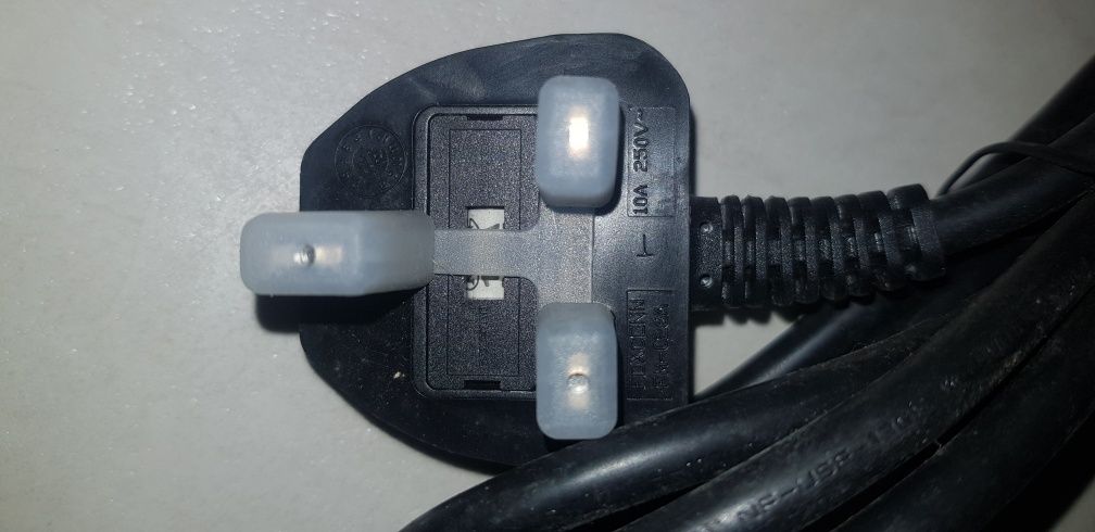 кабель питания Hp 8121-0739 
Кабель (черный) - 18 AWG, 3-ж
