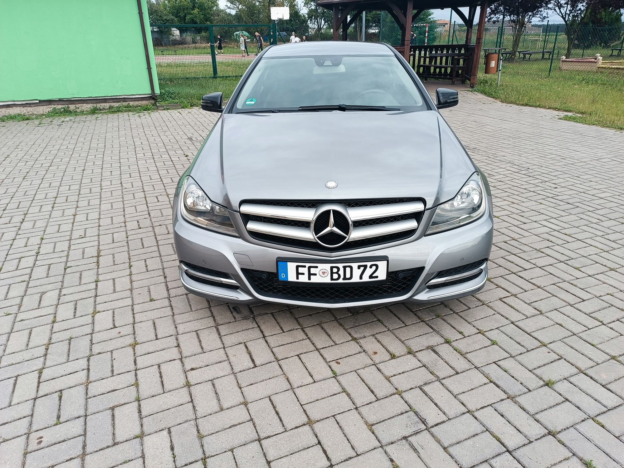 Sprzedam w204 coupe lift z Niemiec stan bardzo dobry.