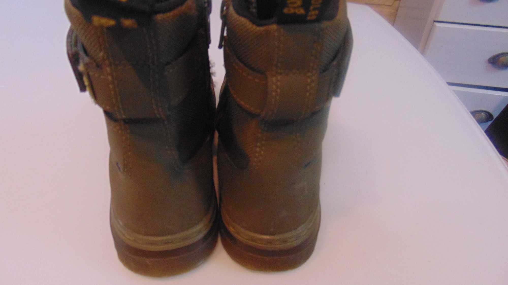 dr,martens combs tech roz uk2,5 eur 35