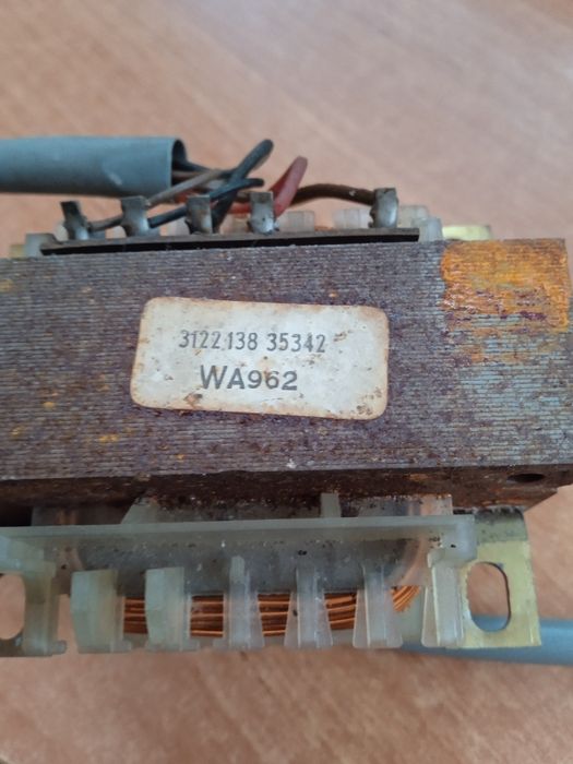 Stary transformator 220 v  z na 9v 6 v 2.5 v 14 - 15 v