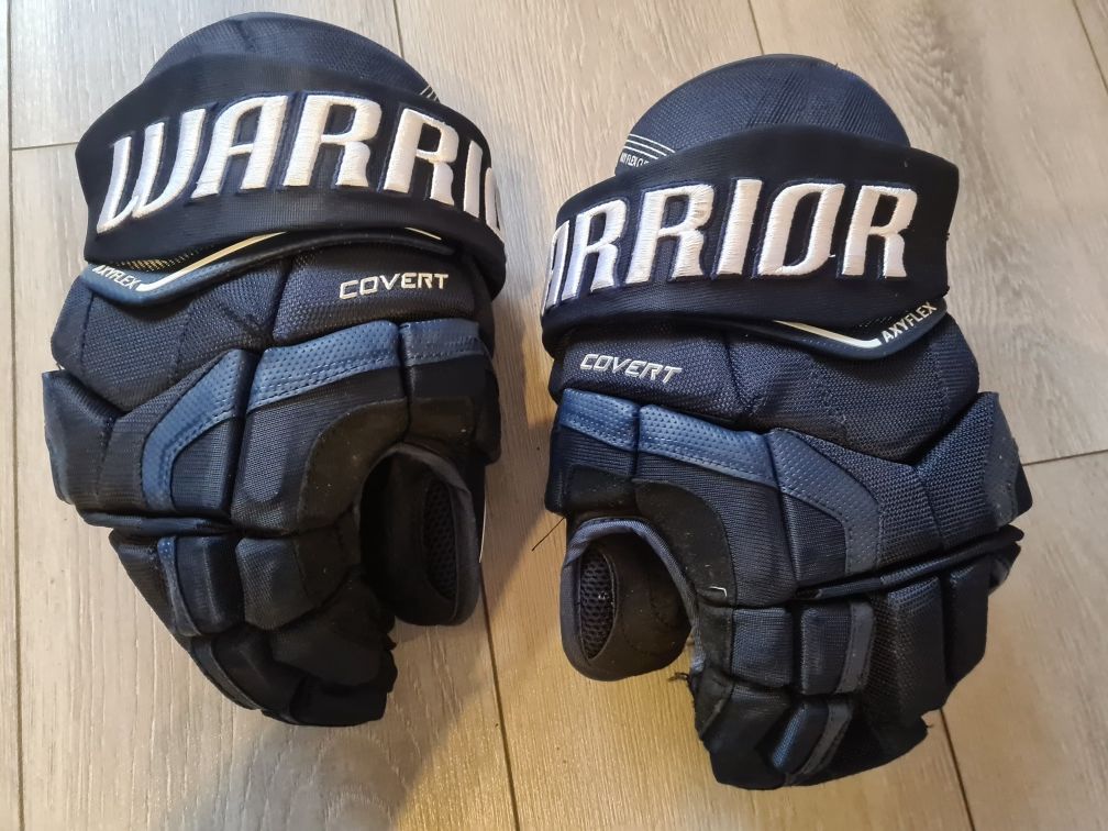 Zestaw hokejowy ochraniacze kask rękawice nałokietniki bodik nagolenni