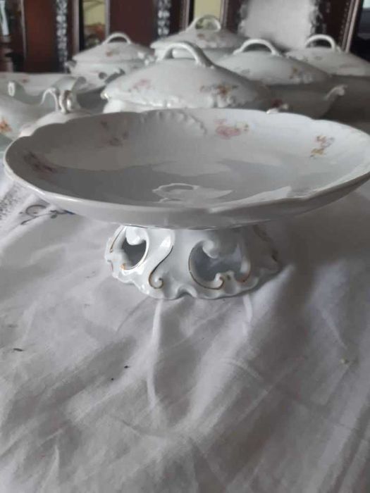 Sprzedam duży serwis obiadowy