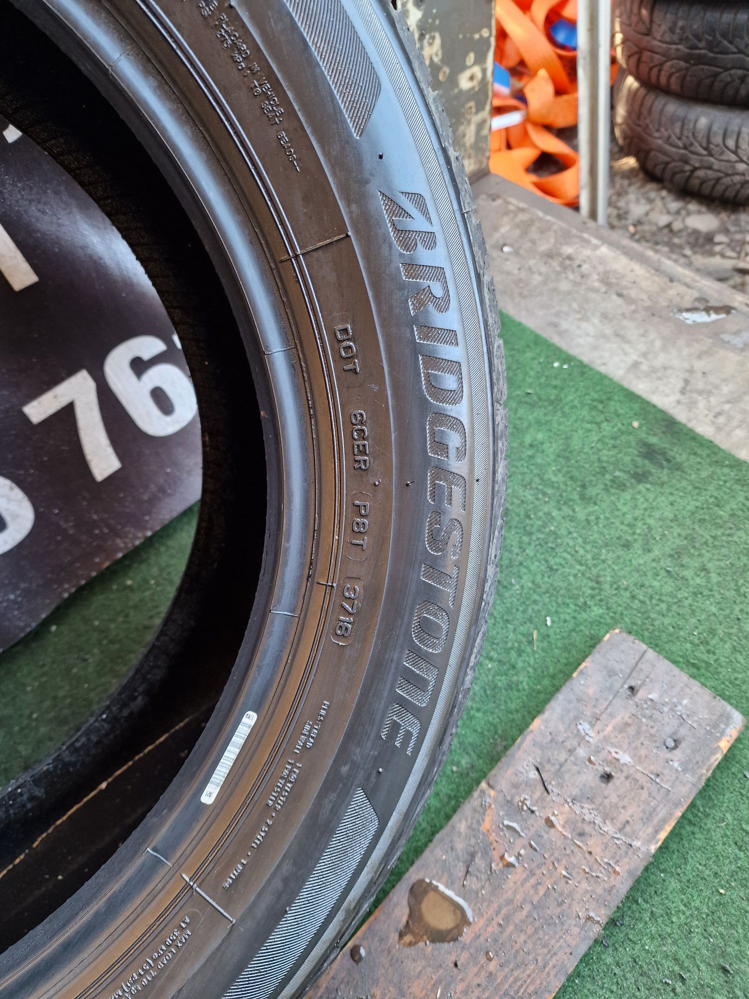 Opony letnie 215/60/17 Bridgestone Para