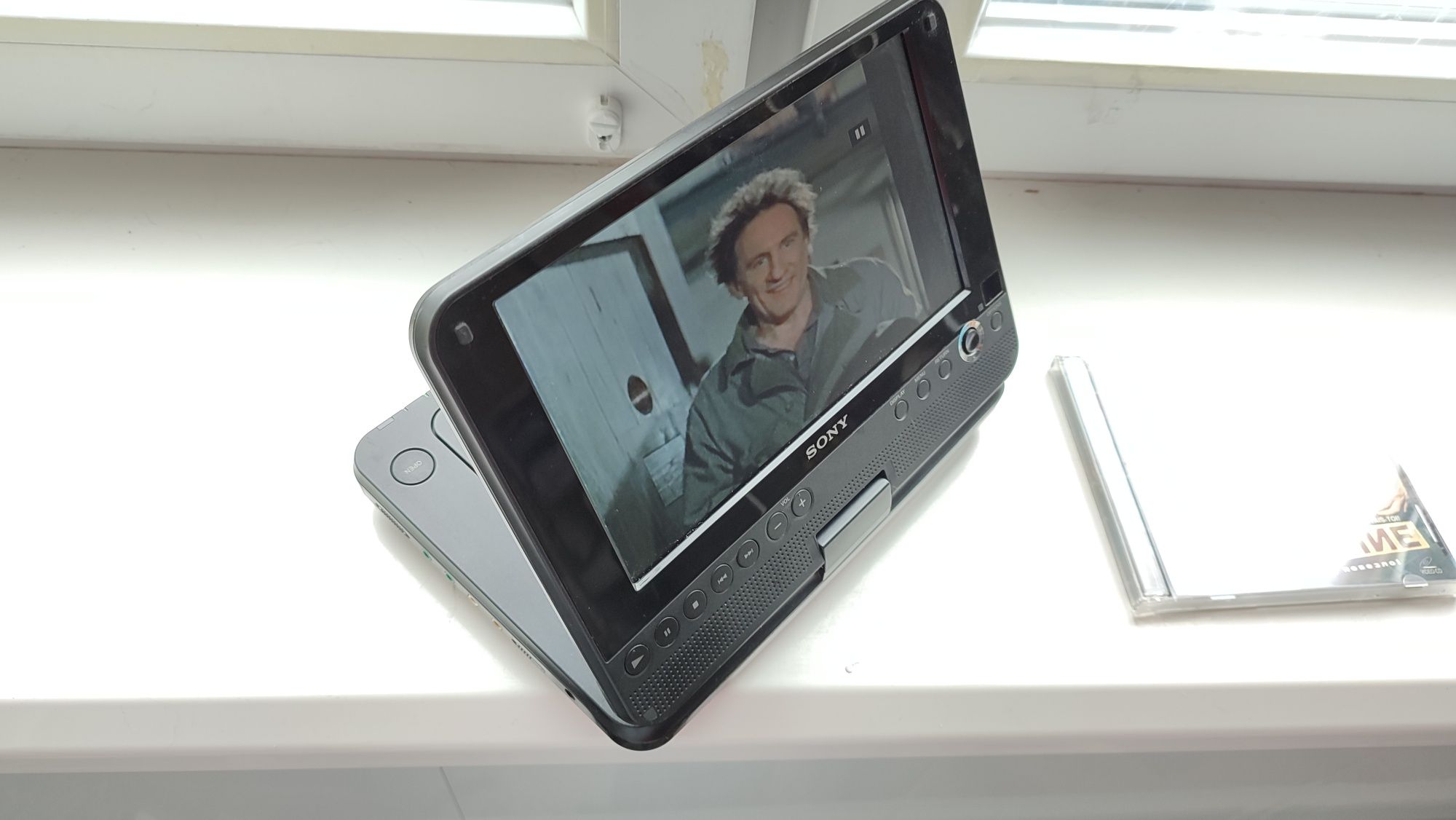 Sony DVP FX 870 CD/DVD портативный проигрыватель плеер програвач ДВД