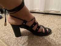Czarne sandały obcas 9 cm rozmiar 40 wiązane sznurowane skóra