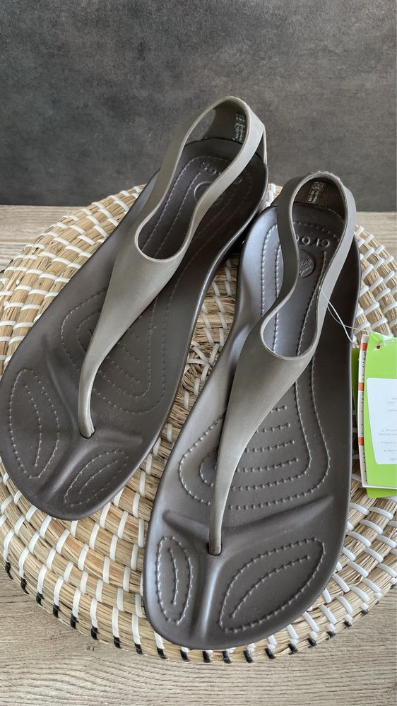 Crocs japonki sexi flip espresso W10 41/42