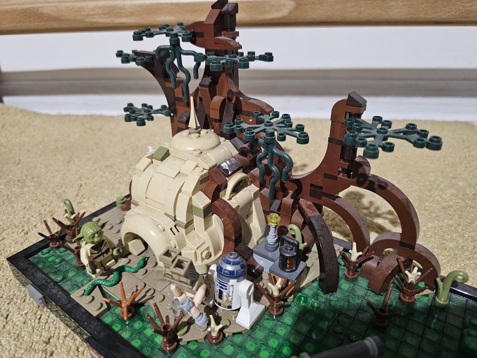 Zestaw Lego Star Wars 75330 Dagobah Diorama