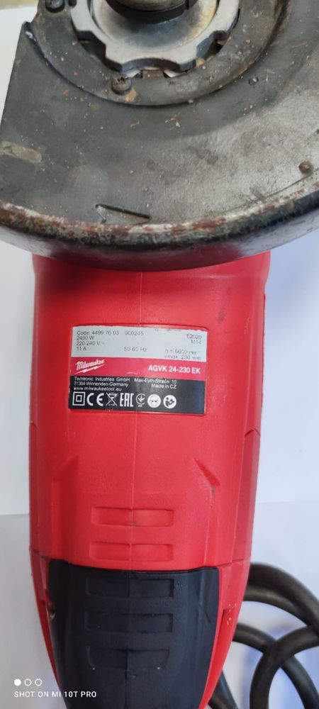 Sz szlifierka kątowa milwaukee  230W 2200 W.  AGVK22-230EK