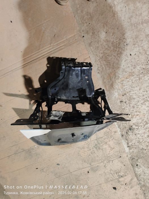 Люк порт зарядки