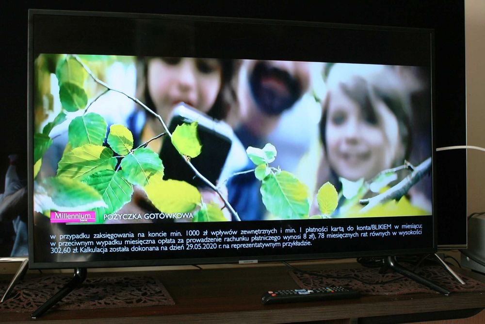 Duży telewizor Samsung 55 cali 4K UltraHD Smart TV WiFI HDR na działkę