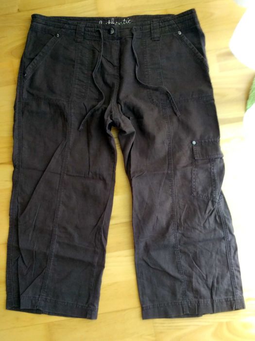 Brązowe spodnie damskie za kolano bojówki 42 (14) rybaczki