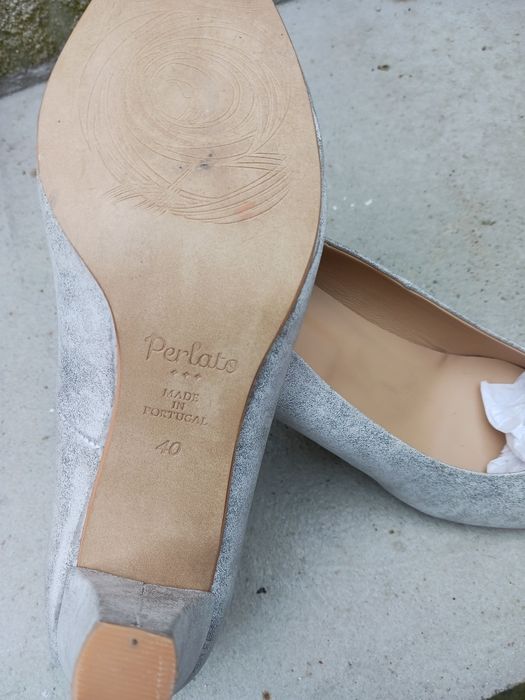 Sapato cinzento, novo