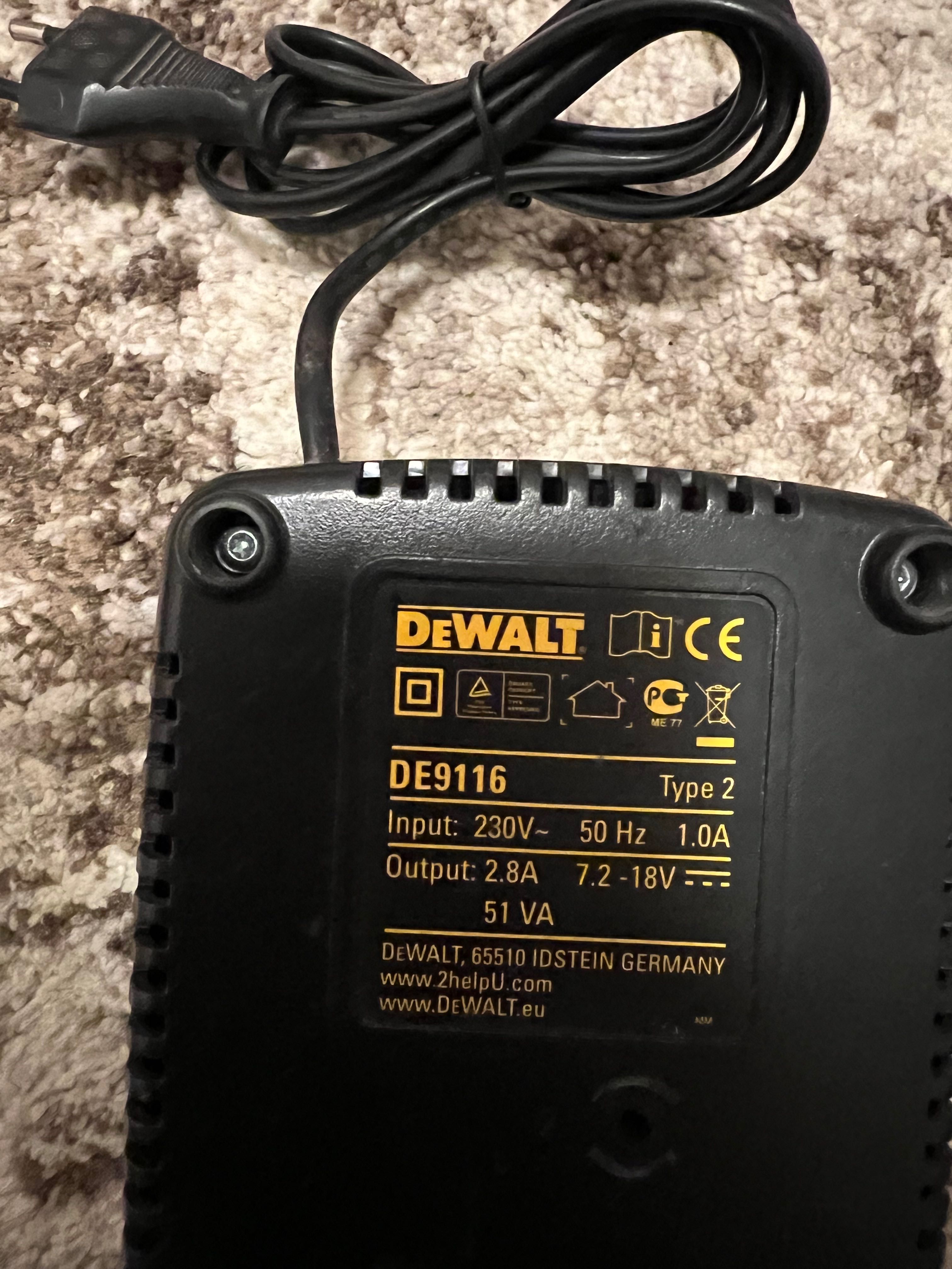 DeWALT Ładowarka DE9116