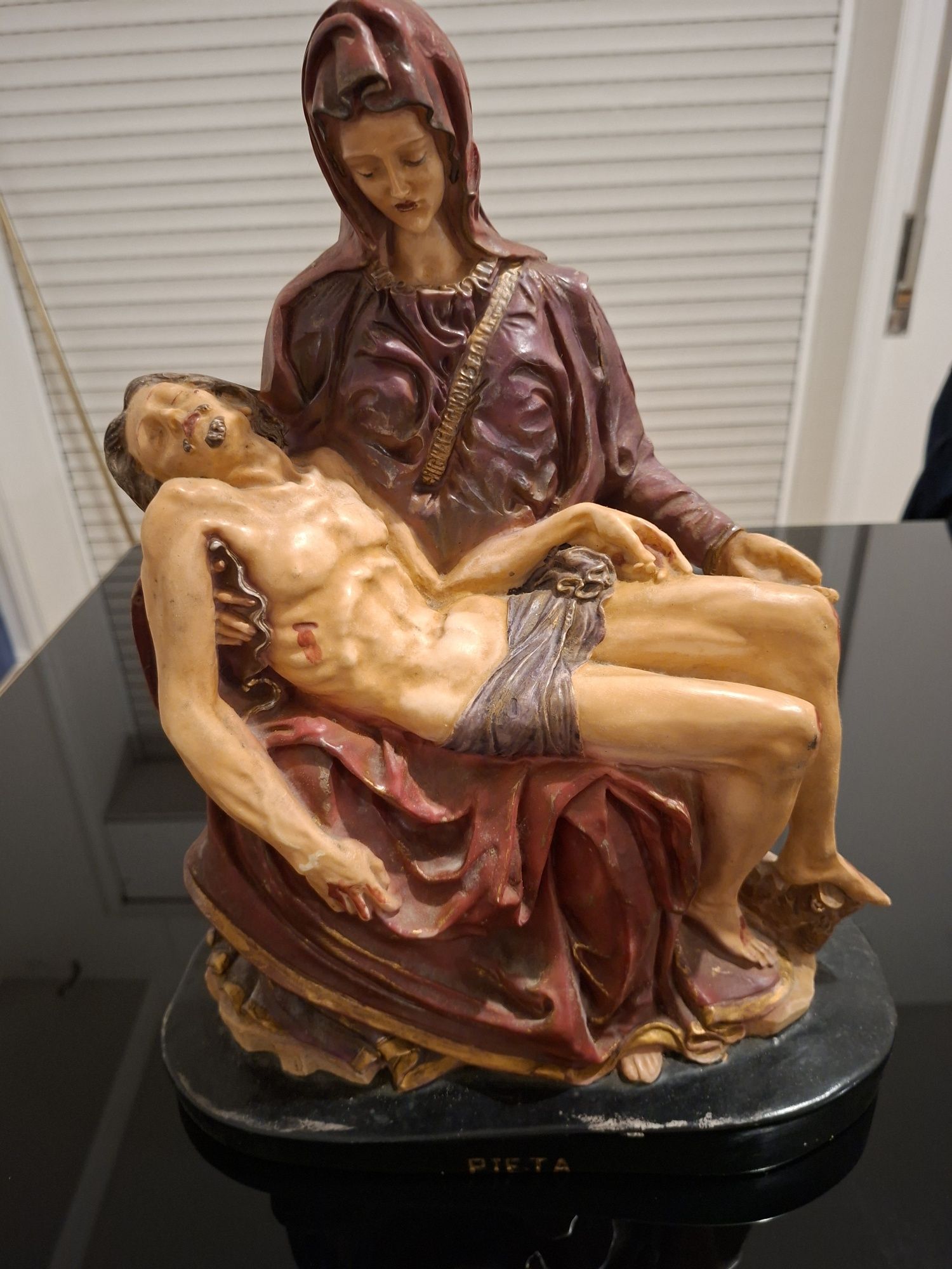 Nossa senhora com Jesus Cristo ao colo