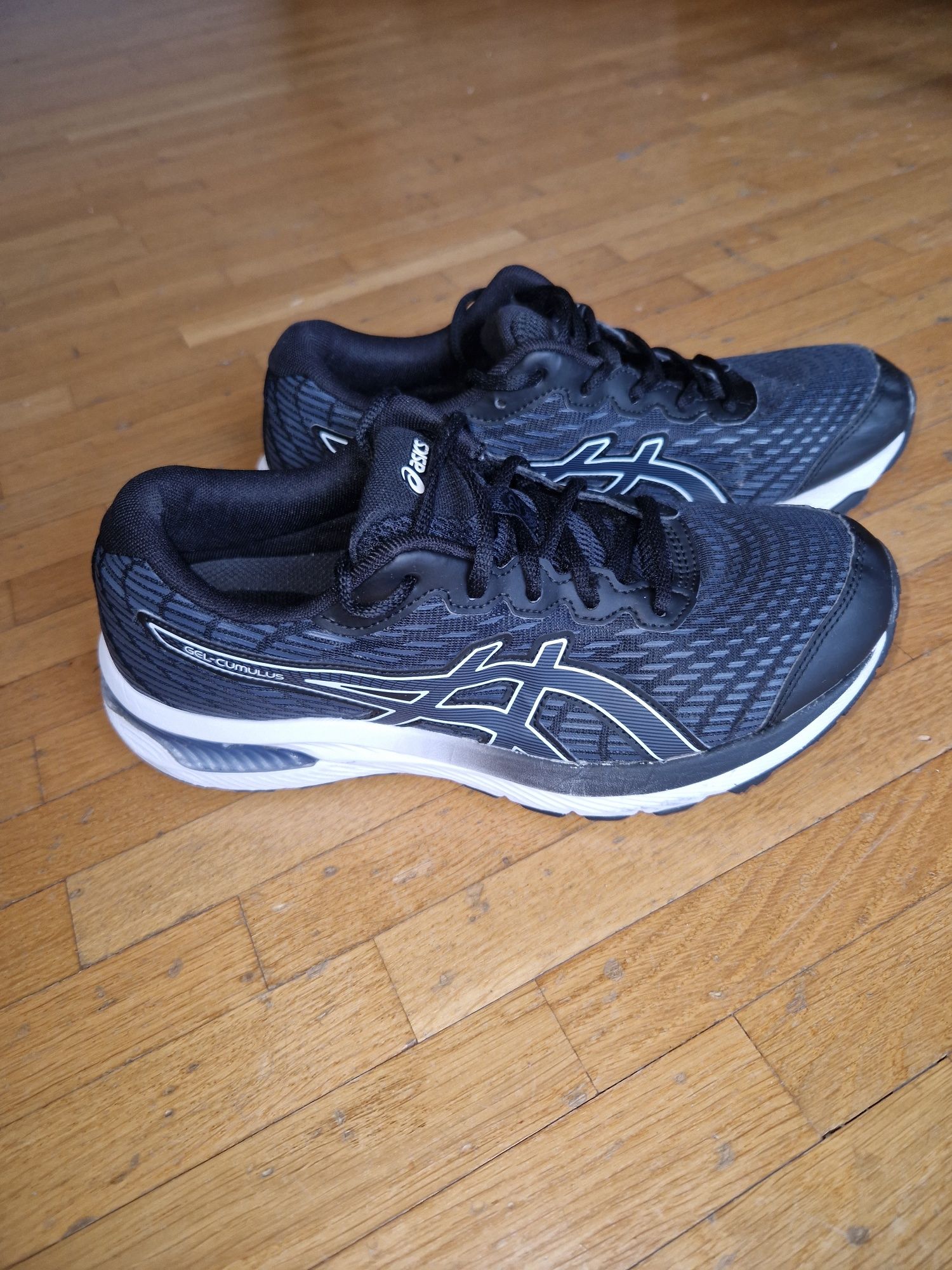 Кроссовки Asics gel cumulus 40 размер женские