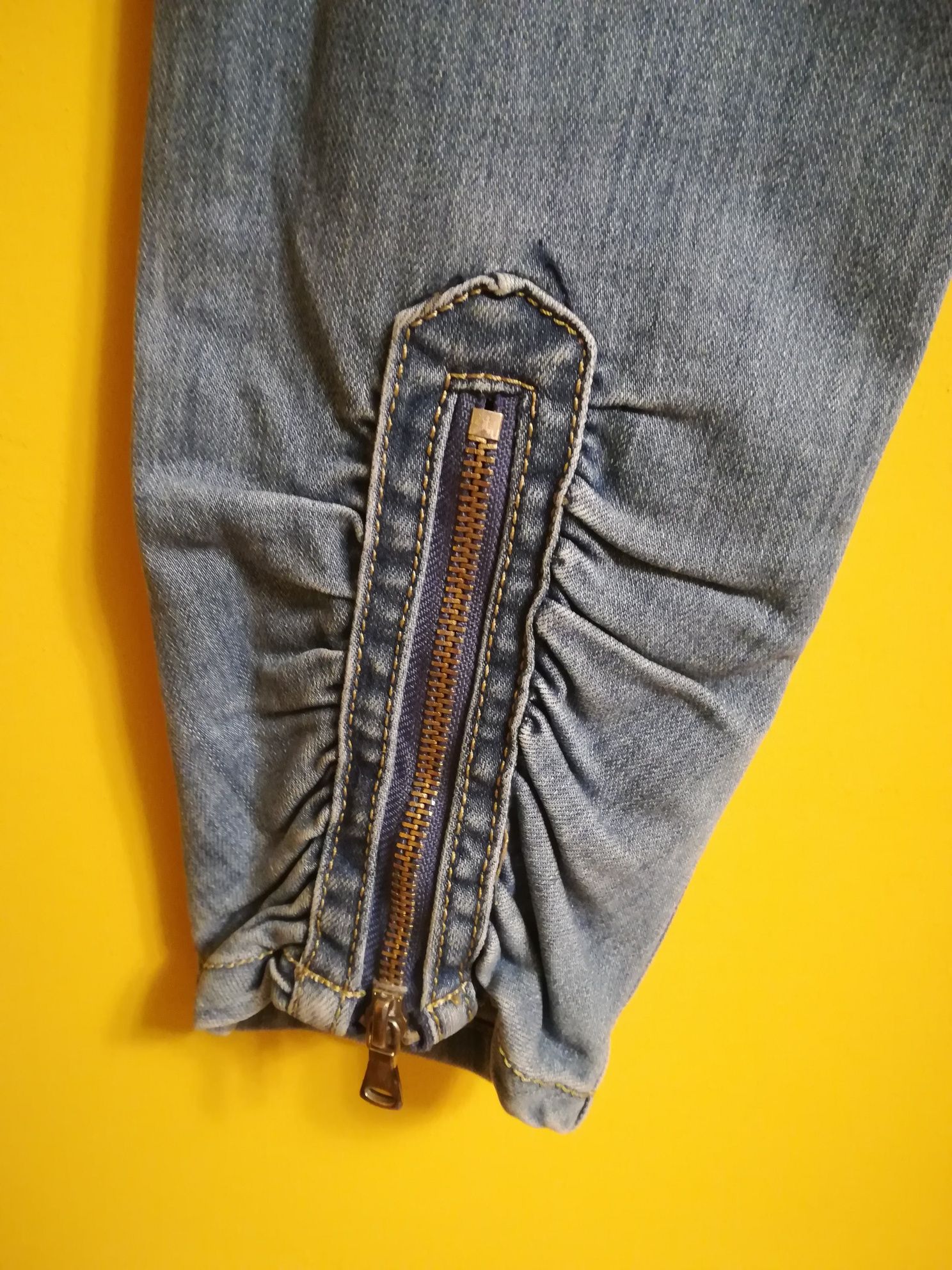 Spodnie damskie XS 26/36 NEWPLAY JEANS niebieskie z przetarciami