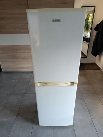 Lodówka lodówko-zamrażarka Polar 165 x 55 jak Amica Bosch Samsung