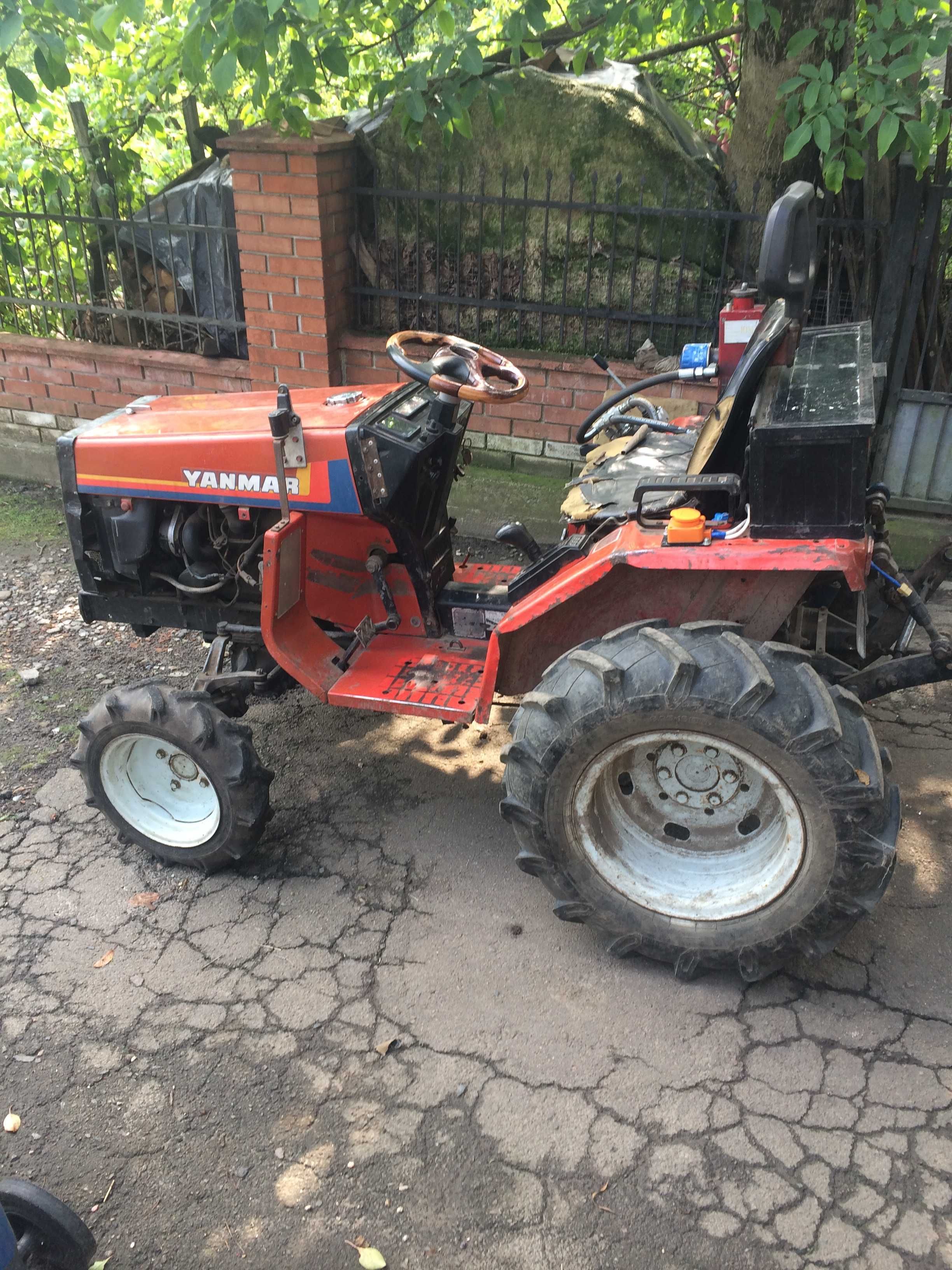 Продається міні-трактор Янмар F14