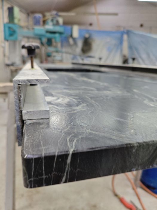 Profil, listwa, ceownik aluminiowy, szyna transportowa blatów granit