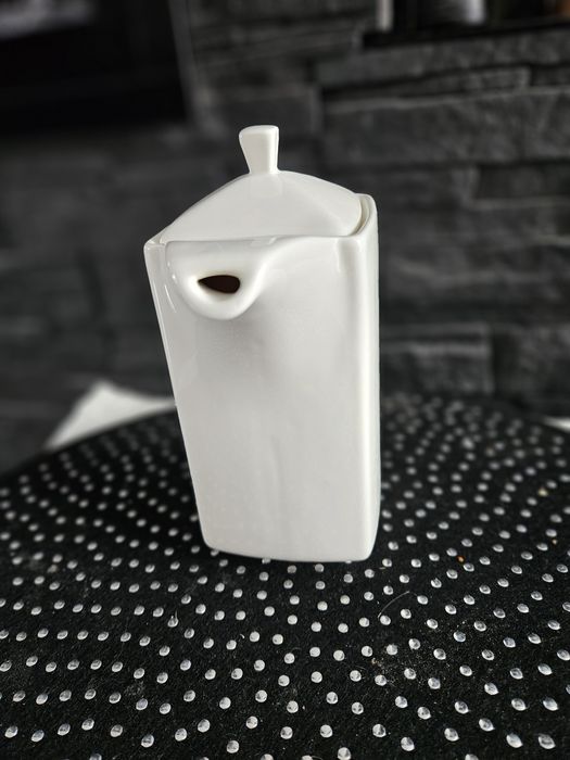 Dzbanek porcelana do kawy itp mlecznik