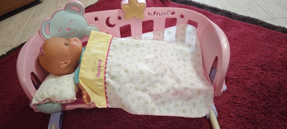 Berço Nenuco para colocar na cama das meninas