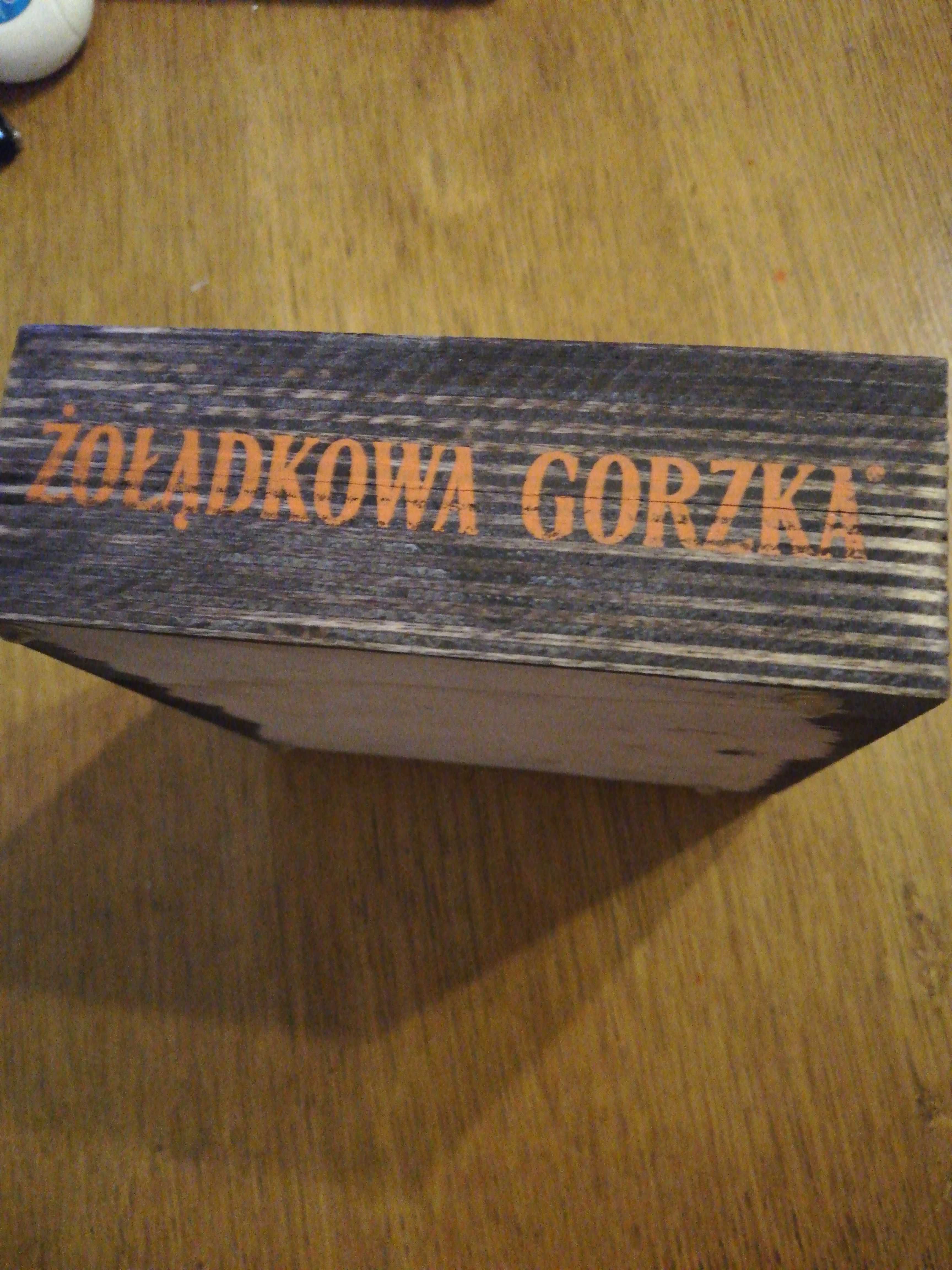 Stojak z logo żołądkowa gorzka na bar, stolik do menu, reklamy