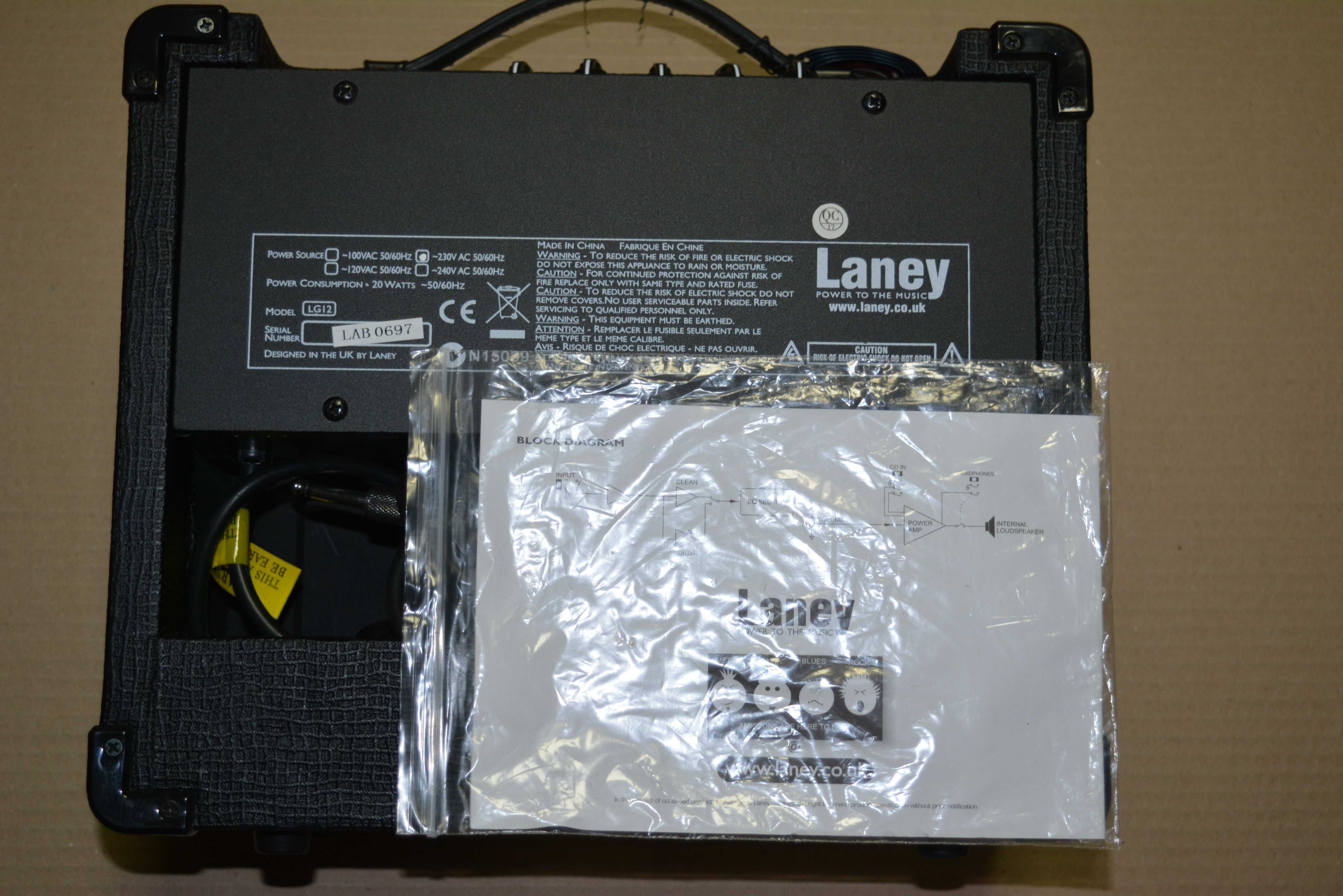 Комбик комбоусилитель для электрогитары Laney LG12