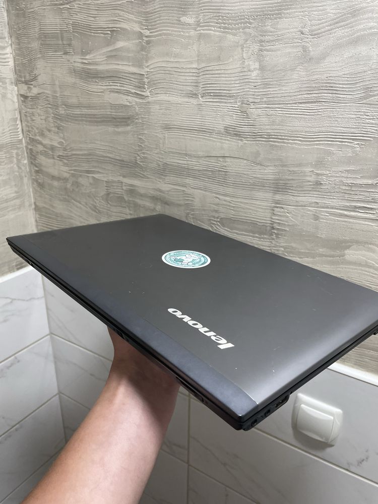 Ноутбук Lenovo V570c 6gb/i3-2348m 500gb в хорошому стані