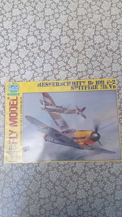 model kartonowy Spitfire i Messerschmitt