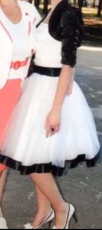 Сукня біла на випускний розмір s
