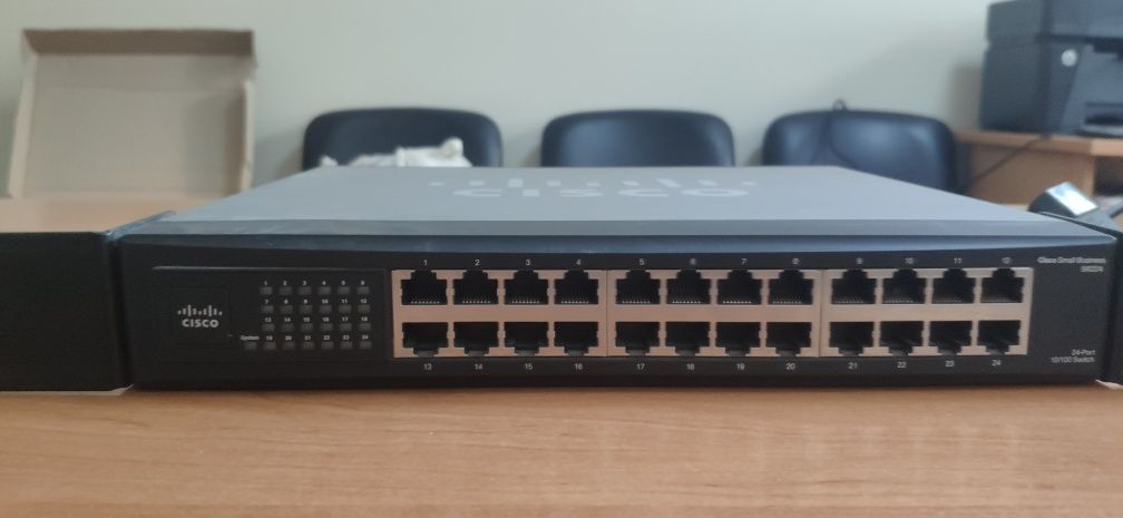 Маршрутизатор Коммутатор Cisco SG102-24