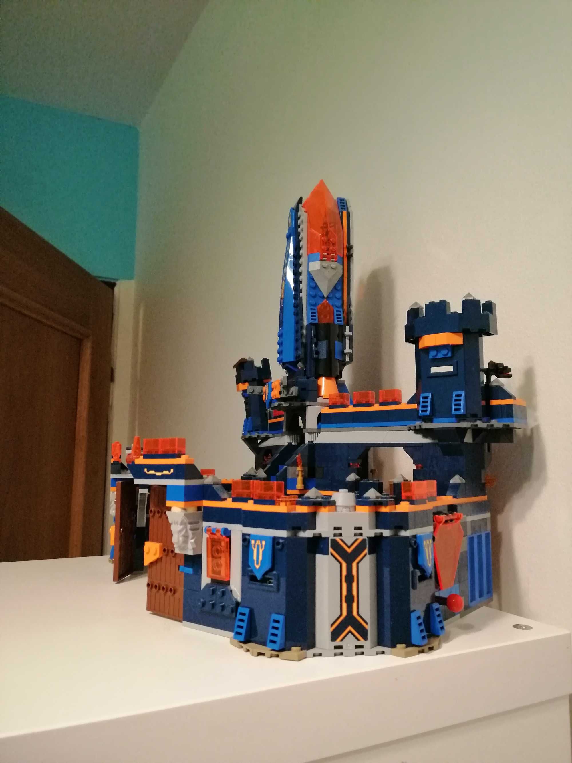 zamek z zestawu LEGO Nexo Knights 70357