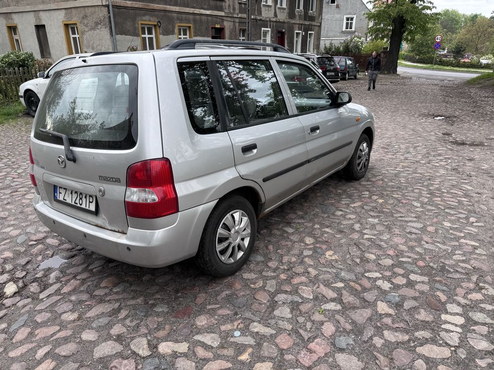 2001r mazda demio