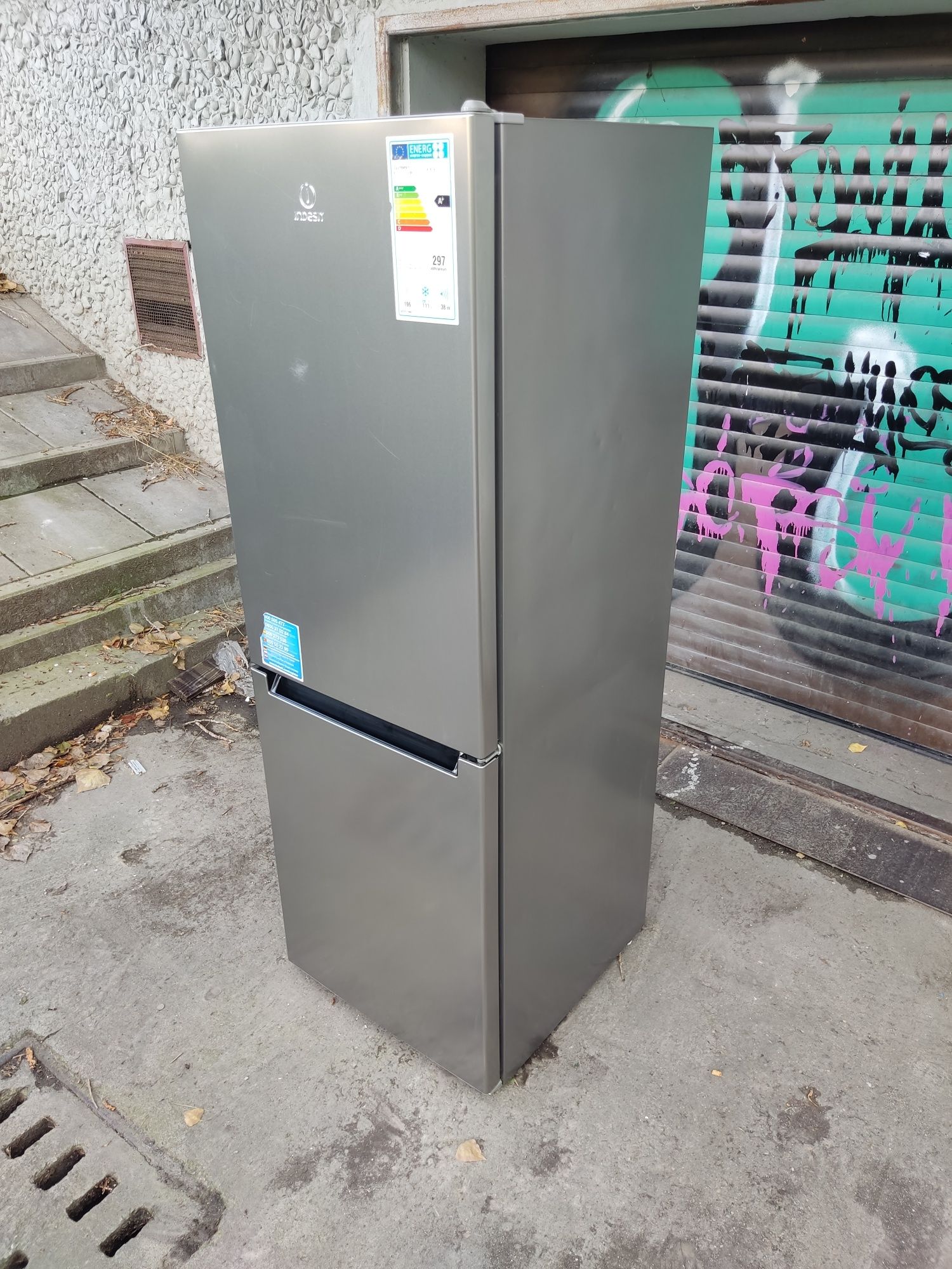 Lodówka DOWÓZ GRATIS Indesit transport srebrna LR7 S1 X z zamrażalniki