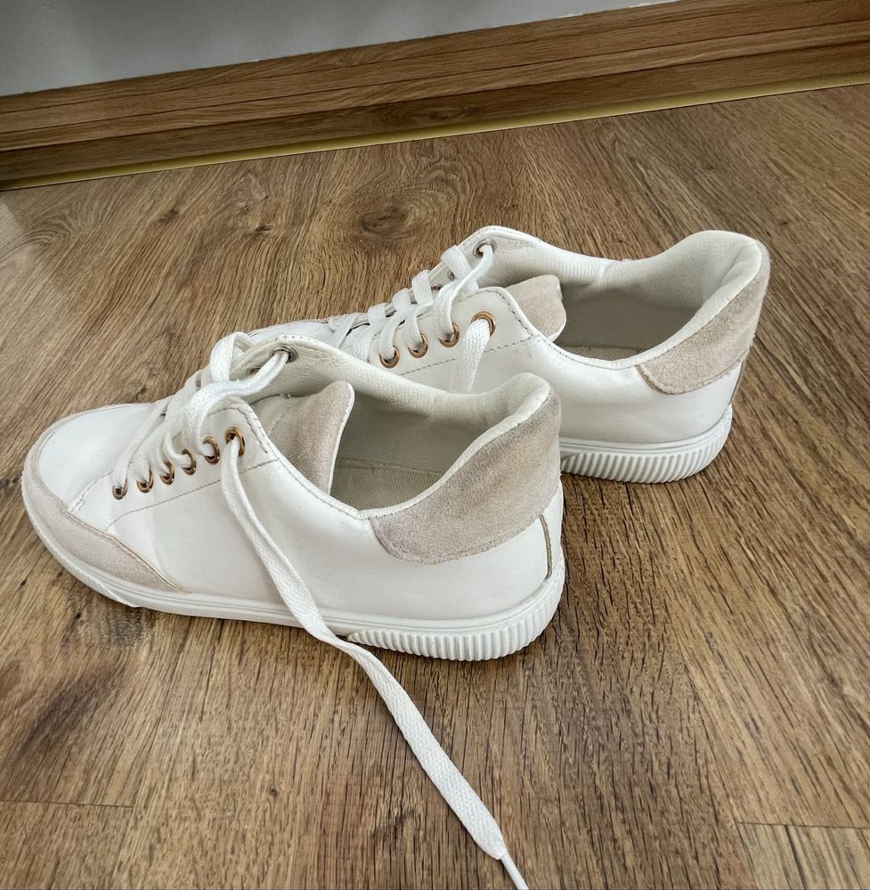 Buty sportowe damskie
